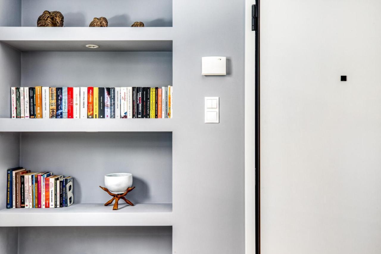 Spacious Flat With Courtyard And Private Parking! Athens Exterior photo