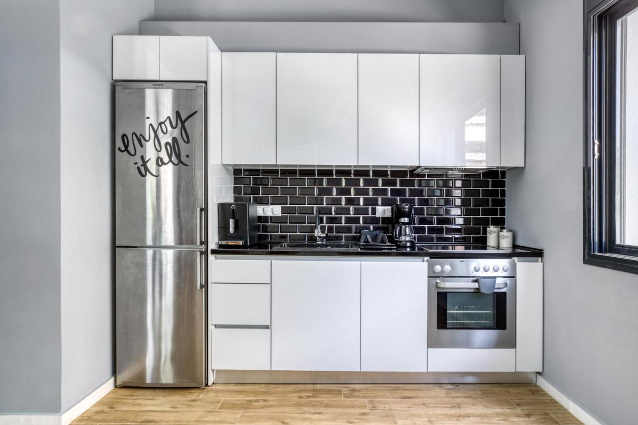 Spacious Flat With Courtyard And Private Parking! Athens Exterior photo