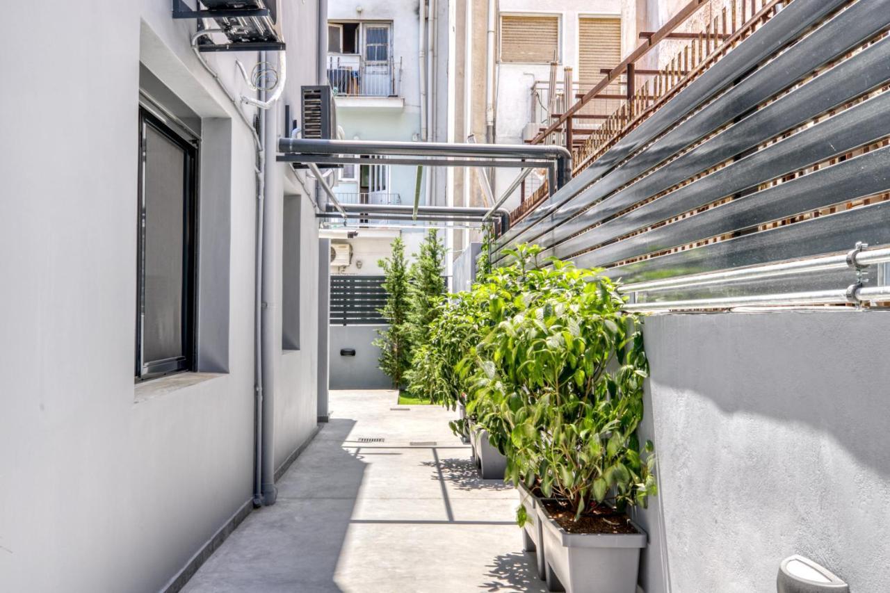 Spacious Flat With Courtyard And Private Parking! Athens Exterior photo